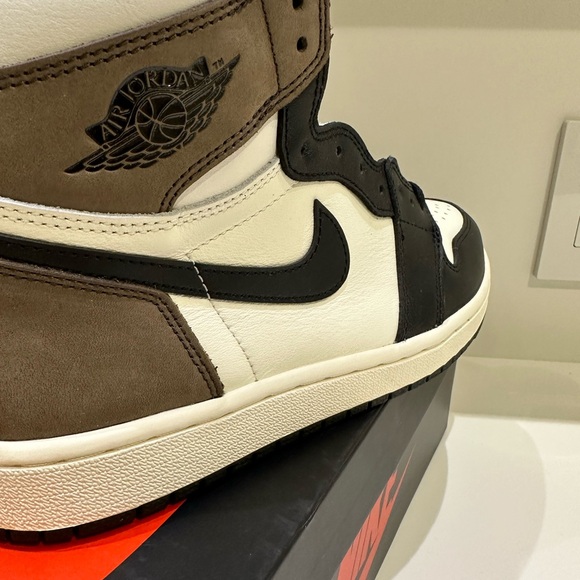 Jordan 1 Mocha - Brand New - Picture 6 of 6
